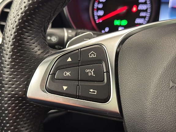 Mercedes-Benz GLC350 e 21 of 30