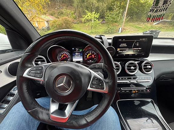 Mercedes-Benz GLC350 e 11 of 30