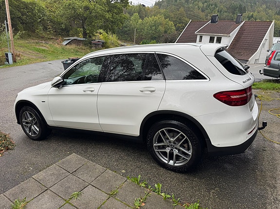 Mercedes-Benz GLC350 e 4 of 30