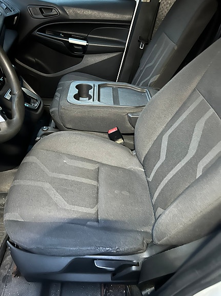 Ford Transit Connect 7 of 12