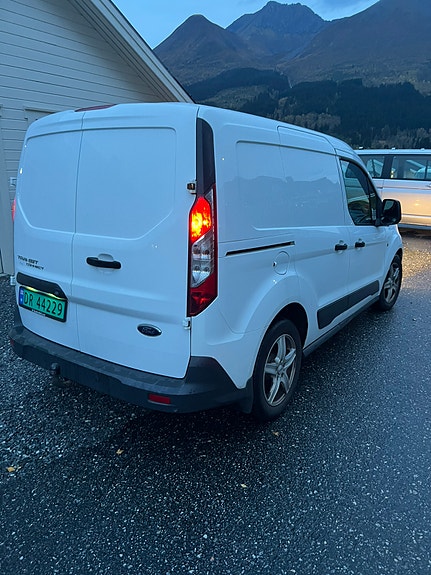 Ford Transit Connect 4 of 12