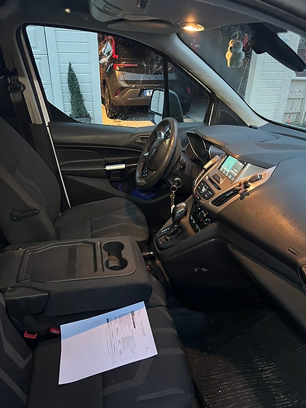 Ford Transit Connect 6 of 12