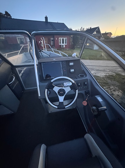 Buster Magnum 2012 – Yamaha F225 V6 – ca. 300 timer – henger 7 of 10