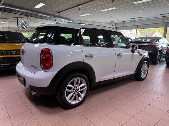 MINI Countryman-Serie 8 of 25