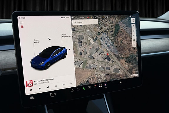 Tesla Model 3 20 of 24