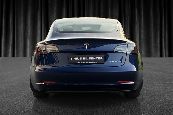 Tesla Model 3 8 of 24