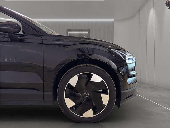 Volvo EX30 8 of 23