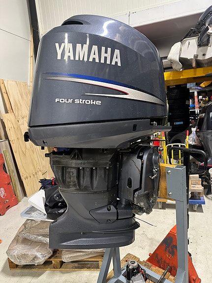 Yamaha F150 3 of 8