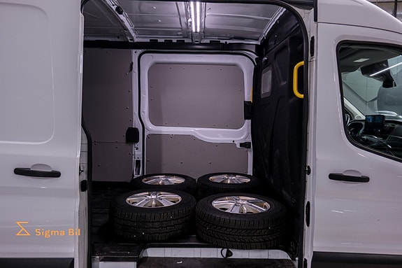 Ford Transit 10 of 30
