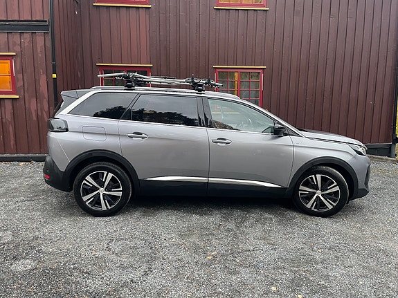 Peugeot 5008 2 of 18