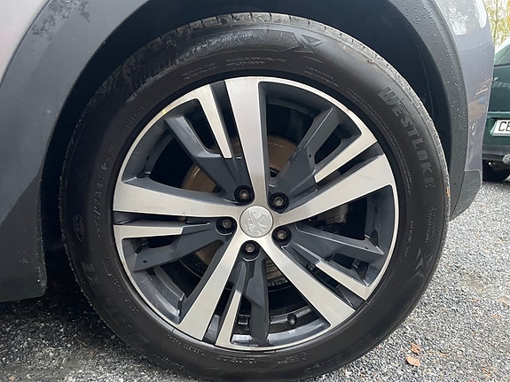 Peugeot 5008 16 of 18