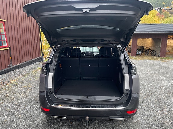 Peugeot 5008 8 of 18