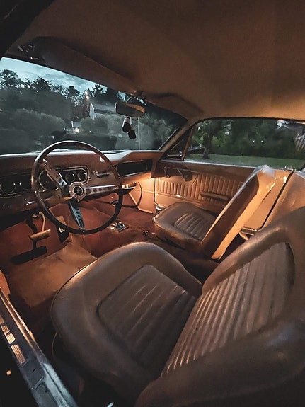 Ford Mustang 9 of 10