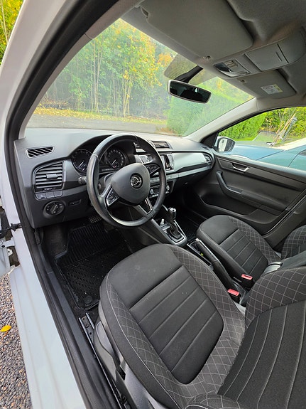 Skoda Fabia 6 of 12