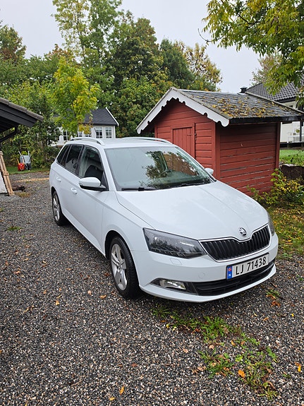 Skoda Fabia 2 of 12