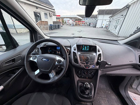 Ford Transit Connect 9 of 16