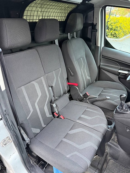 Ford Transit Connect 11 of 16