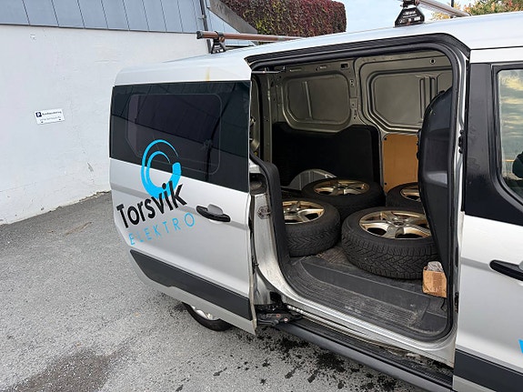 Ford Transit Connect 10 of 16