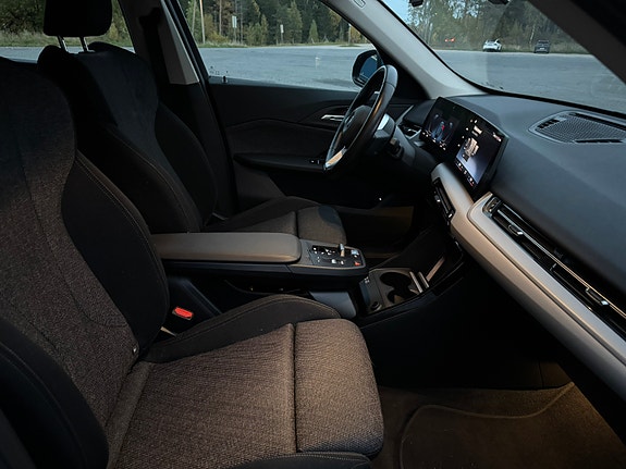 BMW iX1 12 of 15