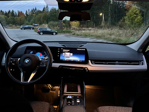 BMW iX1 14 of 15