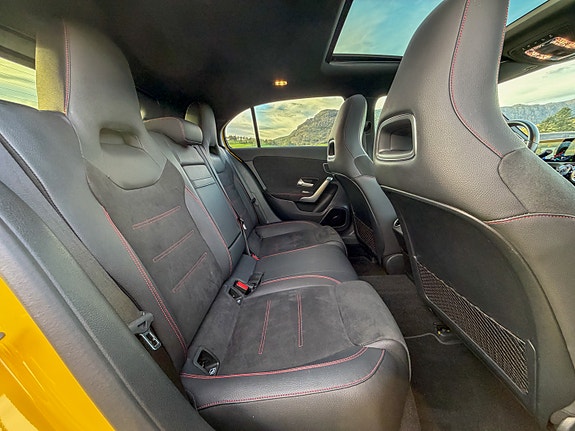 Mercedes-Benz A250 e 30 of 30