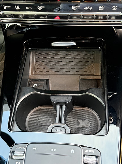 Mercedes-Benz A250 e 28 of 30
