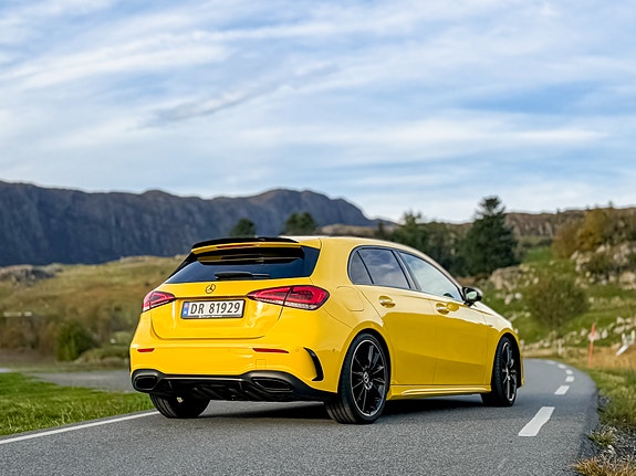 Mercedes-Benz A250 e 6 of 30