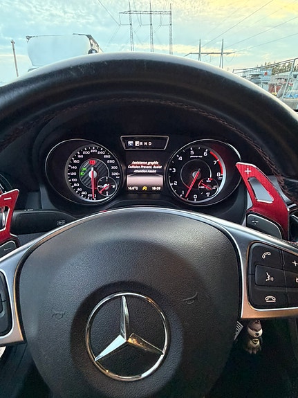 Mercedes-Benz CLA45 13 of 24