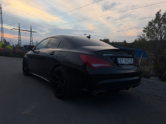 Mercedes-Benz CLA45 9 of 24