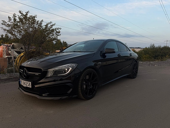 Mercedes-Benz CLA45 3 of 24