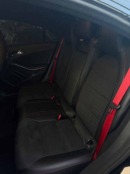Mercedes-Benz CLA45 17 of 24