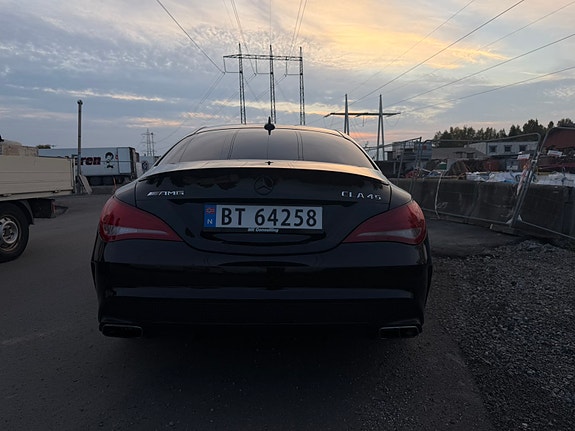 Mercedes-Benz CLA45 8 of 24