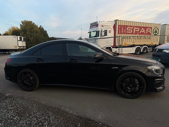 Mercedes-Benz CLA45 6 of 24