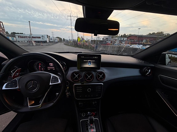 Mercedes-Benz CLA45 11 of 24