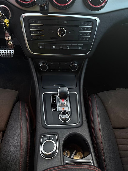 Mercedes-Benz CLA45 12 of 24