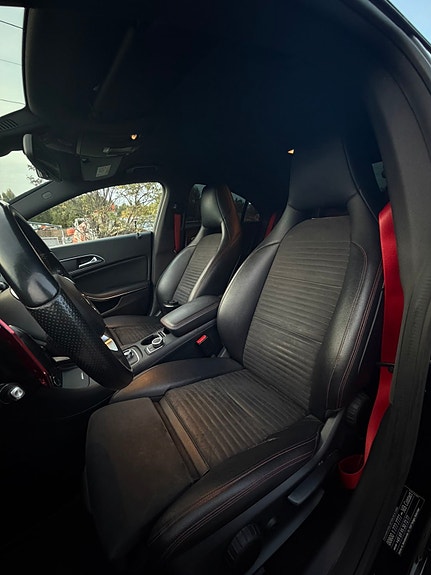Mercedes-Benz CLA45 19 of 24