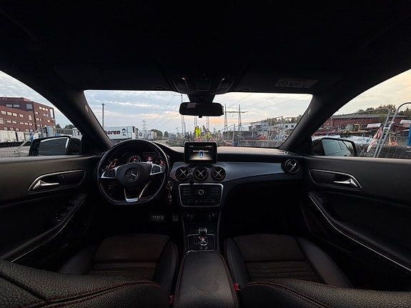 Mercedes-Benz CLA45 15 of 24