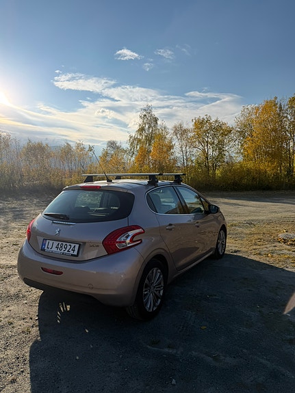 Peugeot 208 4 of 30