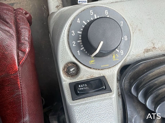 Valtra N 103 traktor m/ frontlaster – Se timer. SE VIDEO. 14 of 30