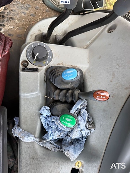 Valtra N 103 traktor m/ frontlaster – Se timer. SE VIDEO. 17 of 30