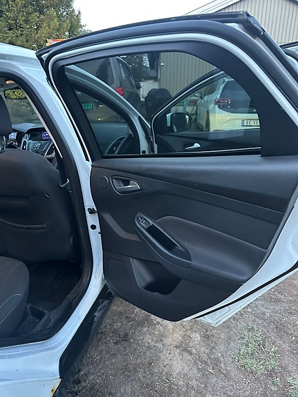Ford Focus 10 of 14