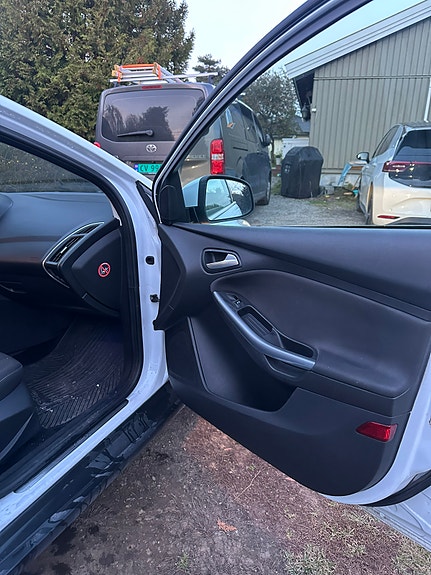 Ford Focus 8 of 14