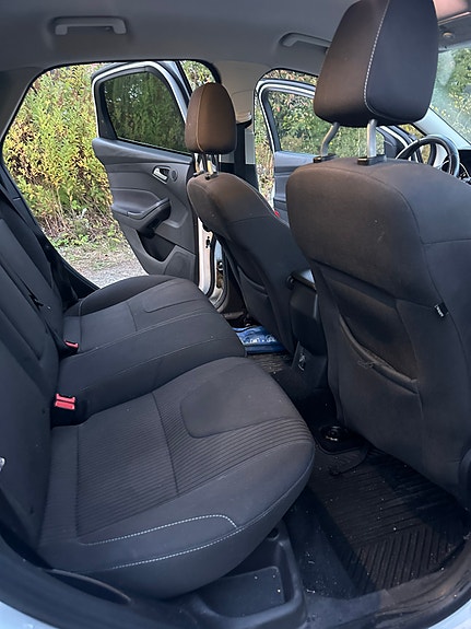 Ford Focus 9 of 14