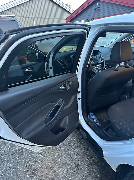 Ford Focus 11 of 14