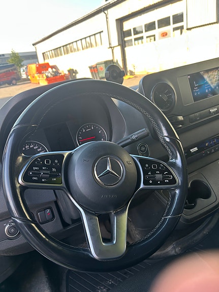 Mercedes-Benz sprinter 519 10 of 14