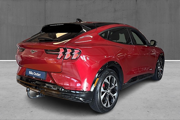 Ford Mustang Mach-E 5 of 28