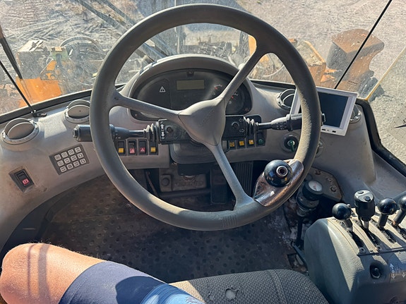 Volvo L70 11 of 13