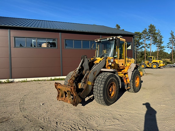 Volvo L70 2 of 13