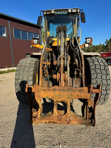 Volvo L70 3 of 13
