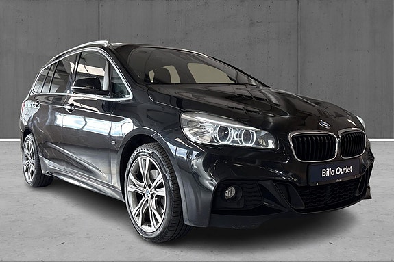 BMW 218i 3 of 26